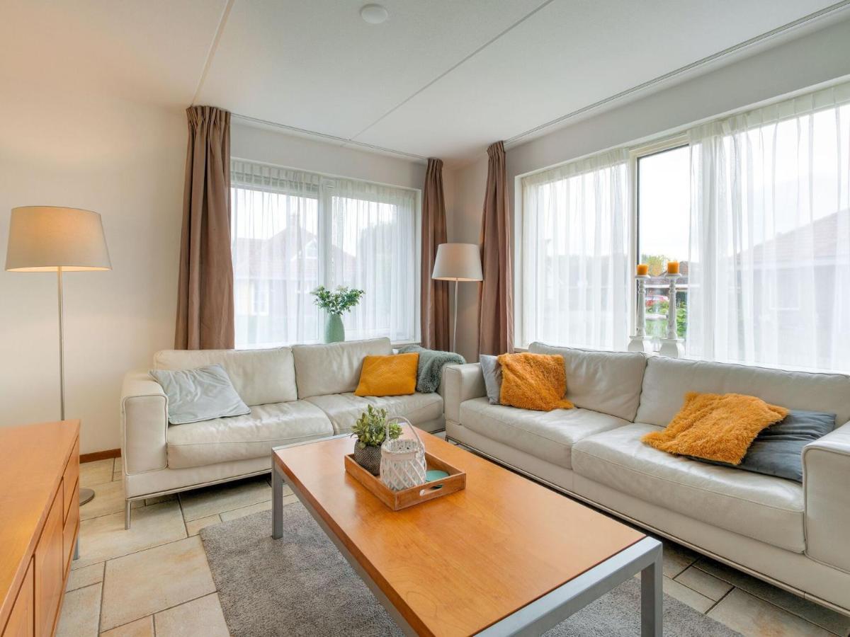 Captivating Holiday Home In Zeewolde Near Forest Ngoại thất bức ảnh