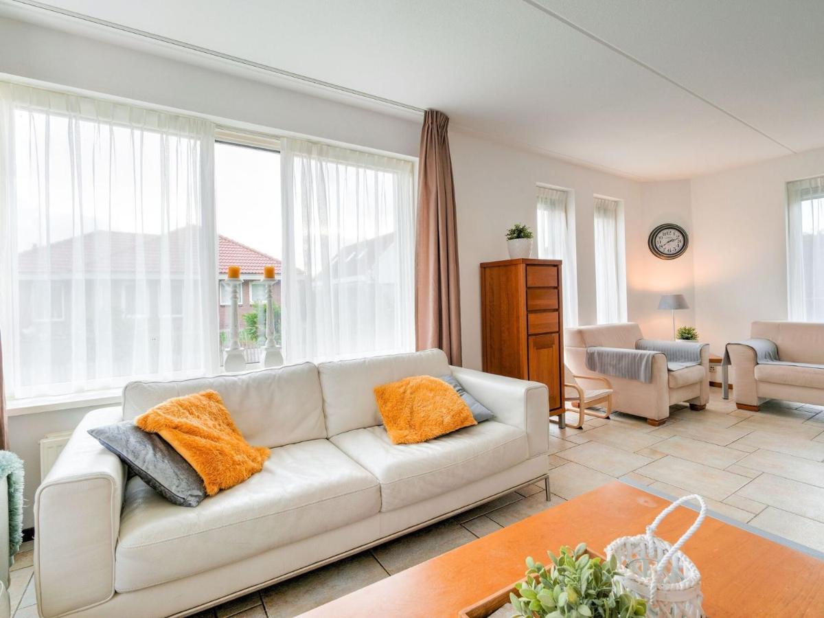 Captivating Holiday Home In Zeewolde Near Forest Ngoại thất bức ảnh
